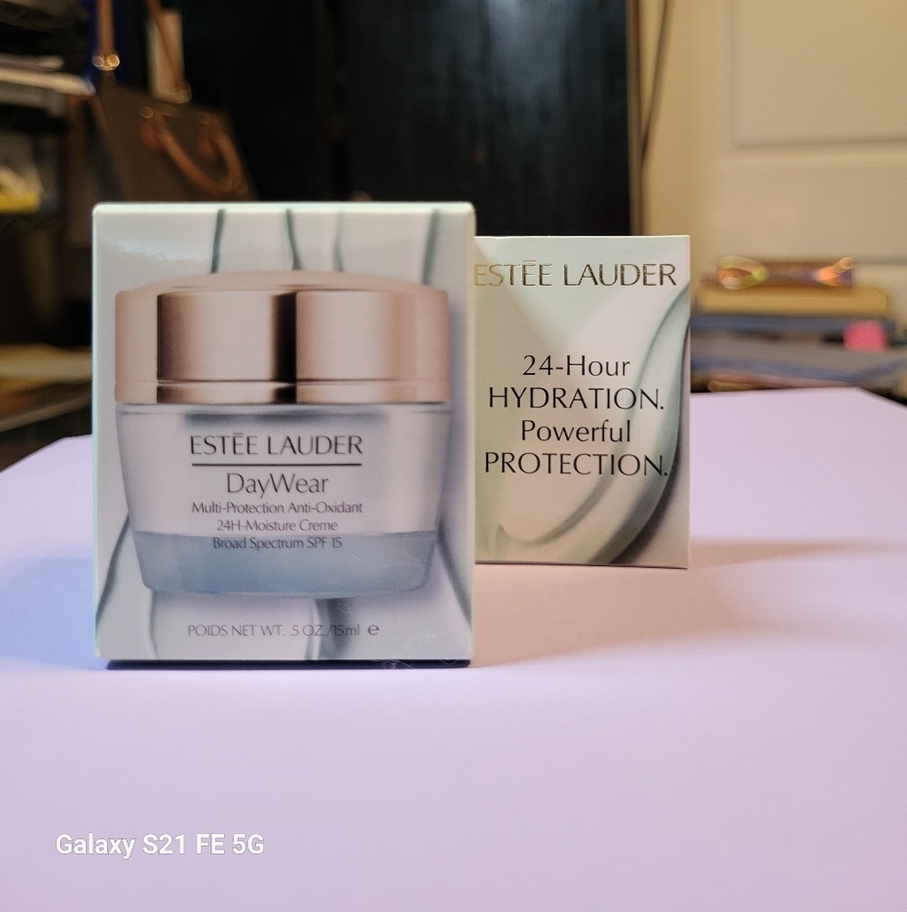 Estee Lauder DayWear Protection Antioxidant Moisture Cream, SPF 15, 0.5oz, NIB - Picture 8 of 9